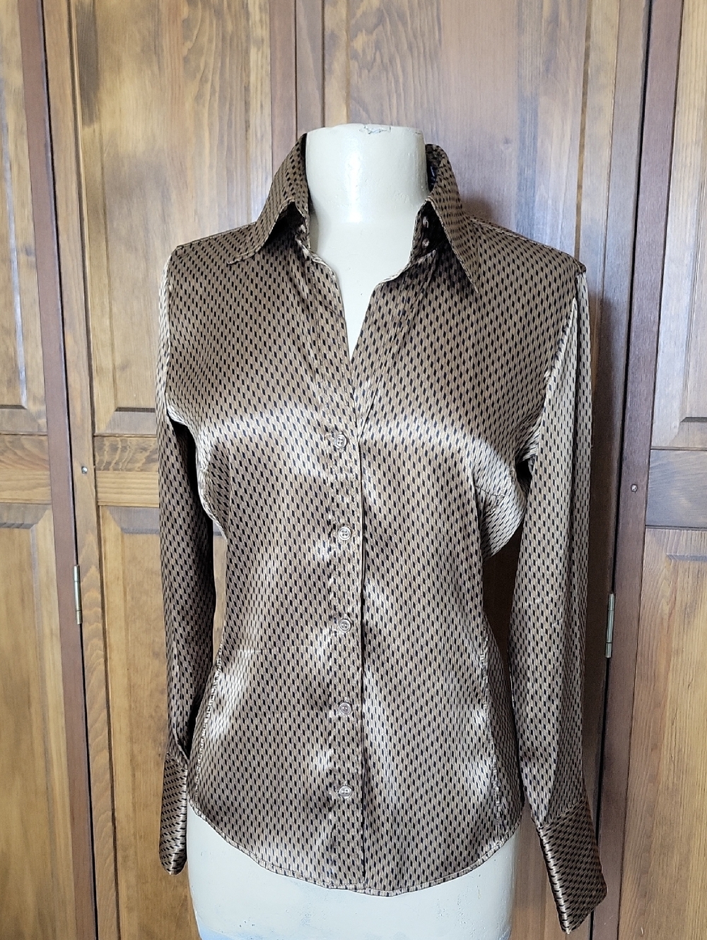New York and Company Sateen Finish Stretch Blouse Top Sz S